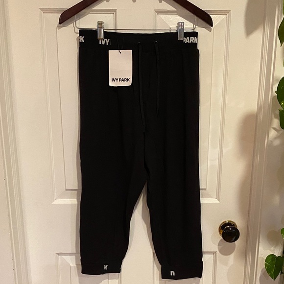 IVY PARK Black Capri logo barrel leg pants joggers Beyoncé sweatpants - Picture 2 of 9